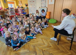 Spotkanie ze sportowcem - łyżwiarzem Bartoszem Sobierajskim