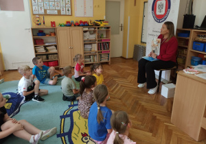 Zęby po umyciu należy wypłukać wodą w kubeczku do tego przeznaczonym - nie w szklance.
