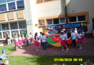 Z chustą animacyjną jest zawsze kolorowo
