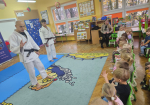 Trenerzy judo opowiadają o swojej dyscyplinie sportowej.