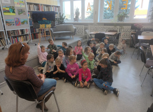 Zabawa w zawody w Bibliotece Pedagogicznej.