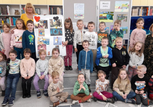 Wspólne zdjęcie „Misiaczków” z Panią Ulą i Panią Beatą.