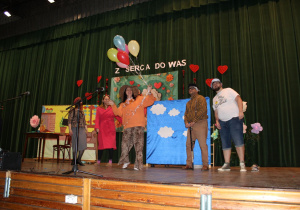 Rodzice z grupy słoneczek wcielają się w rolę aktorów.