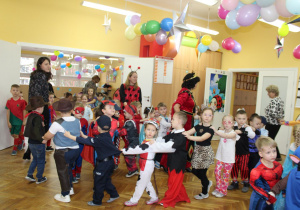 Dziecięce pociągi.