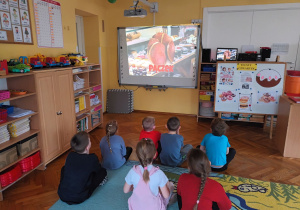 Pączki przybierają różne kształty i smaki.