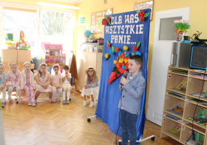 Klemens recytuje wiersz: "Główka mnie boli"