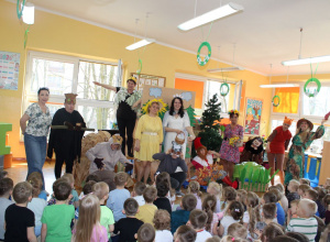 Przedstawienie: „Las sprzątamy – Wiosnę witamy”