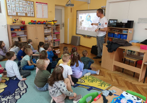 Badanie w laboratorium próbek ścieków- dopasowanie sposobów ich oczyszczania.