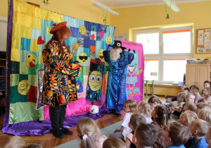 Sieciuszek – dobry duszek Internetu zapoczątkował przemianę Czarodzieja.