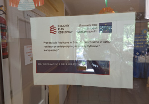 Plakat informacyjny o przystąpieniu do projektu edukacyjnego „Horyzonty Cyfrowych Kompetencji”.