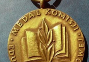 Medal Komisji Edukacji Narodowej dla pani Barbary Wilk 20.10.2016r.
