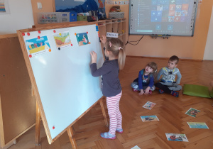 Dzieci w zabawie "|Łamańce językowe" poznały wiele trudnych słów w języku polskim.