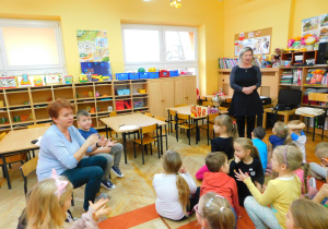 Przedszkolaki liczą w języku rosyjskim w zakresie 10.