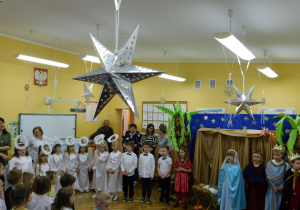 Oprócz przedszkolaków również personel przedszkola wziął udział w Jasełkach.