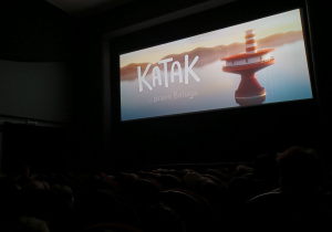 Na ekranie tytuł filmu ,,Katak".
