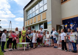 Pani Rybińska składa podziękowanie dla wychowawców.