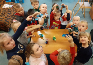 Galeria wykonanych sówek przez dzieci z grupy Słoneczek.
