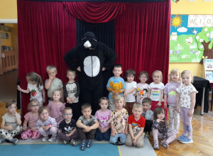 Przedstawieniem pt. „Mruczek – kot, który bał się myszy” w wykonaniu Teatru Profilaktycznego „Kurtyna” z Gdyni
