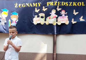 Antoś wita gości wierszem.