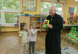 Pan Paweł dziękuje za laurkę i możliwość podzielenia się swoją pasja.