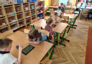 Rozgrywki w warcamy na tabletach.